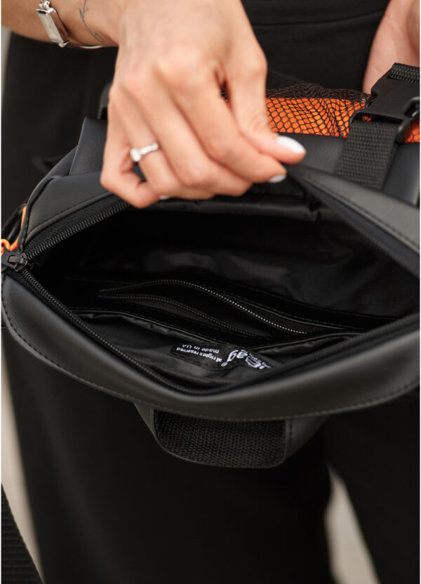 Сумка-бананка женская Sambag Dynamicdart черная с оранжевым