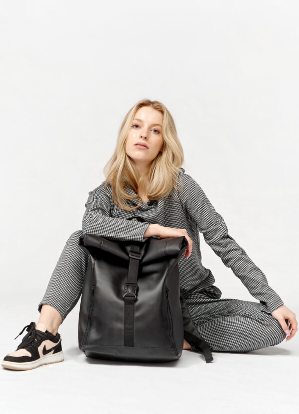 Рюкзак роллтоп жіночий Sambag Roll Top One чорний