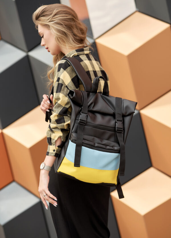 Женский рюкзак роллтоп Sambag RollTop LTH черный с флагом Украины