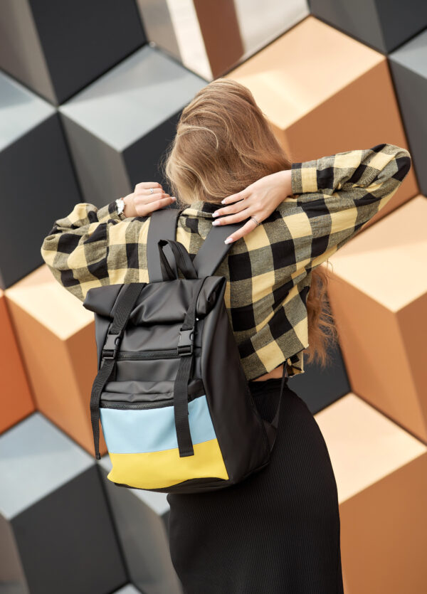 Женский рюкзак роллтоп Sambag RollTop LTH черный с флагом Украины