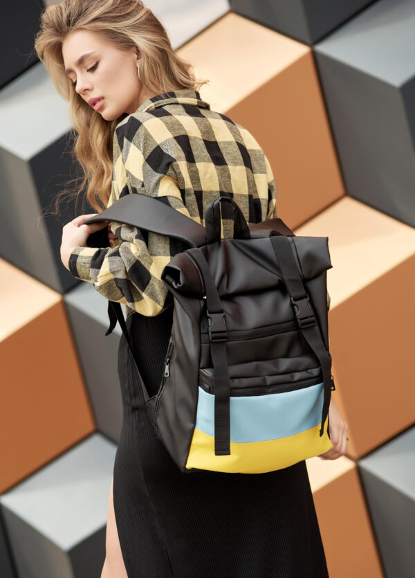 Женский рюкзак роллтоп Sambag RollTop LTH черный с флагом Украины