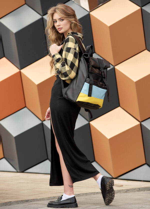 Женский рюкзак роллтоп Sambag RollTop LTH черный с флагом Украины