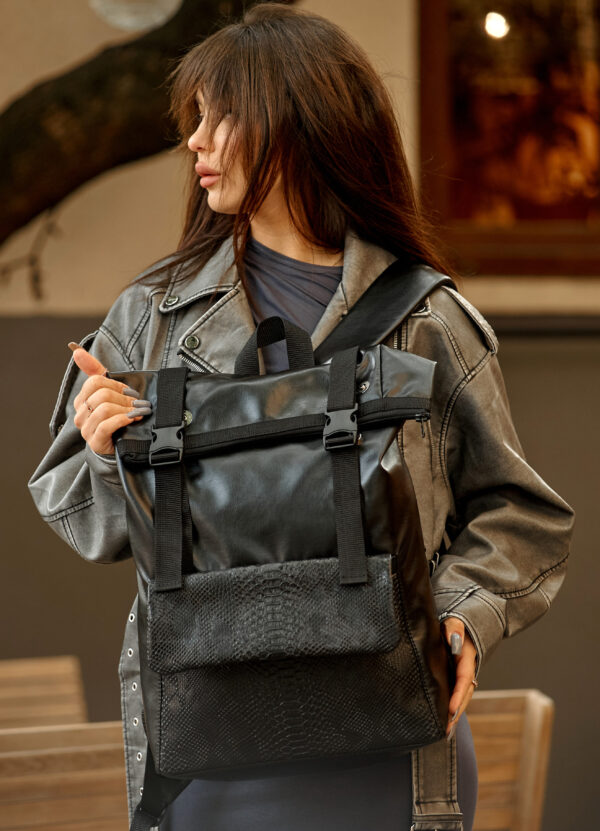 Рюкзак роллтоп жіночий RollTop Milton крокодил чорний