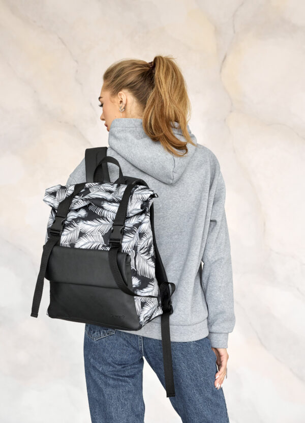 Рюкзак роллтоп жіночий RollTop Milton чорний з принтом