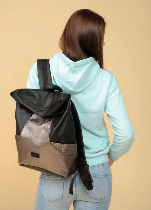 Женский рюкзак роллтоп Sambag RollTop MQN черный с серебряным