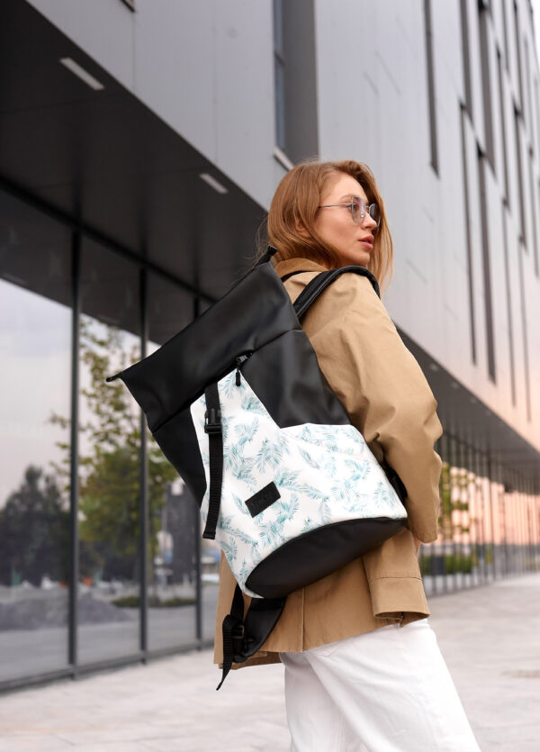 Женский рюкзак роллтоп Sambag RollTop X черно-белый с принтом
