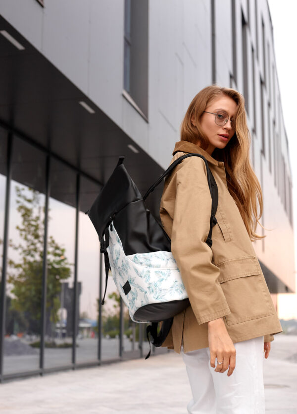 Женский рюкзак роллтоп Sambag RollTop X черно-белый с принтом