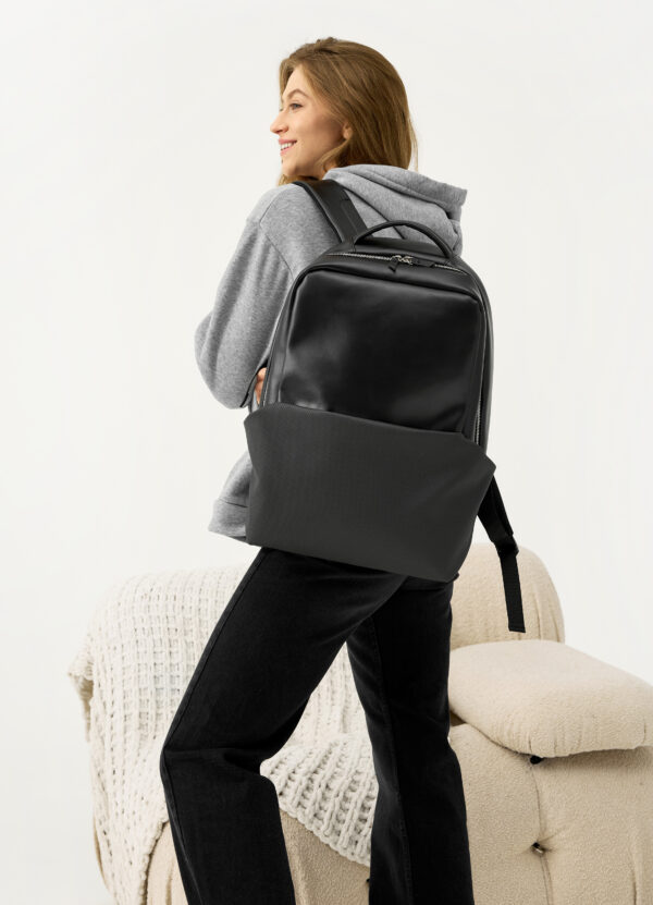 Женский рюкзак Sambag Zard Dart черный с перфорацией