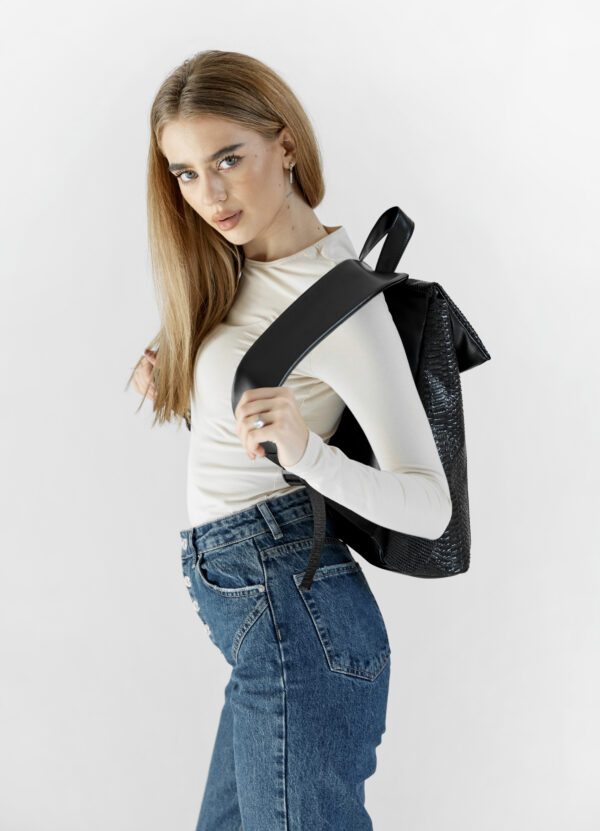 Женский рюкзак Sambag Rene LZS крокодил черный