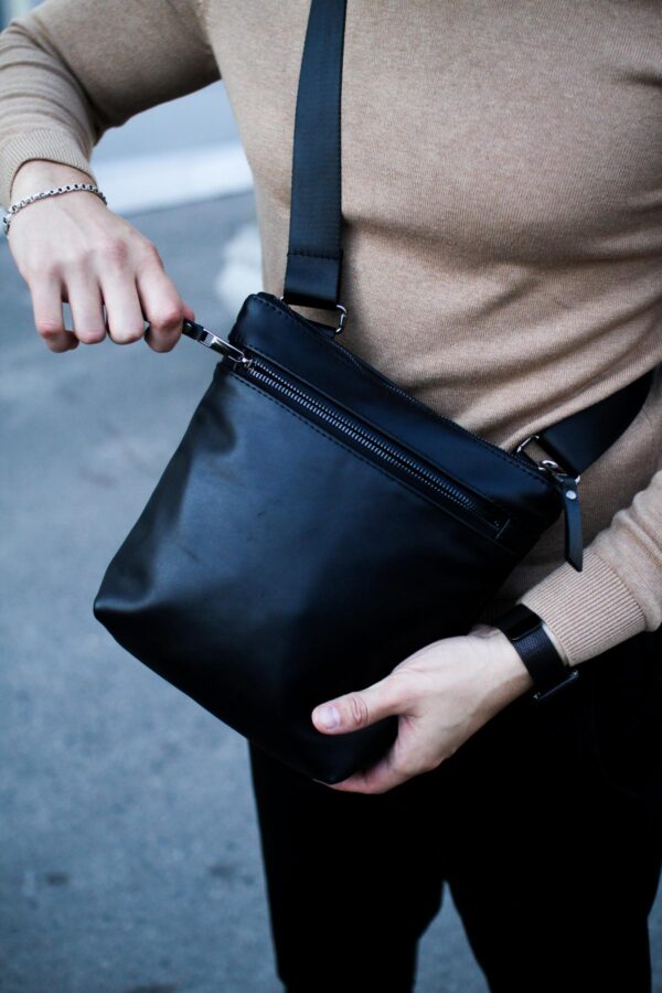 Сумка мужская месенджер Skill натуральная кожа черная