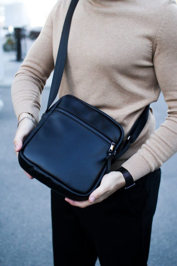 Сумка месенджер чоловіча Skill гладка шкіра чорна