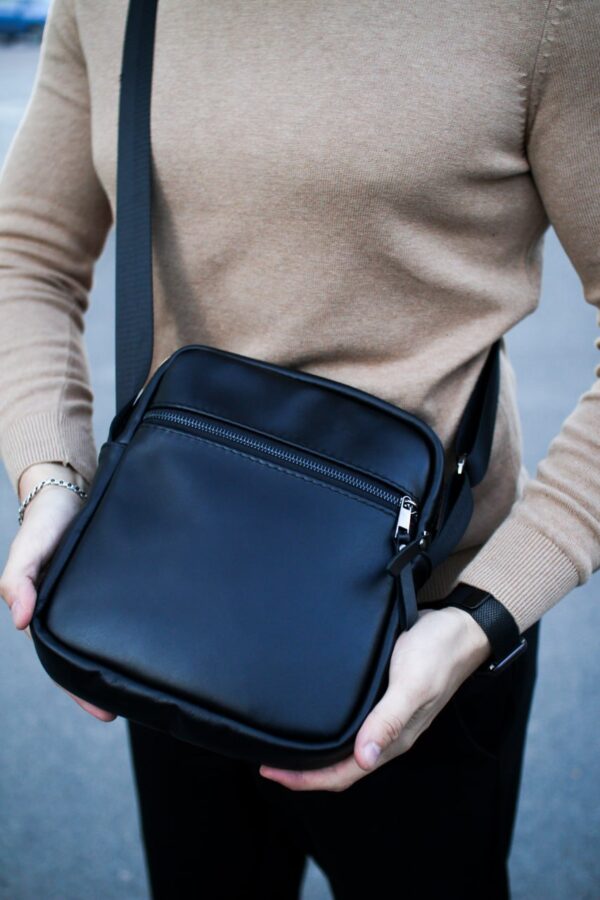 Сумка месенджер чоловіча Skill гладка шкіра чорна