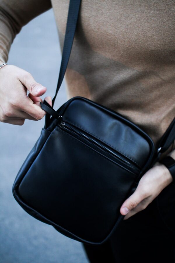 Сумка месенджер чоловіча Skill гладка шкіра чорна