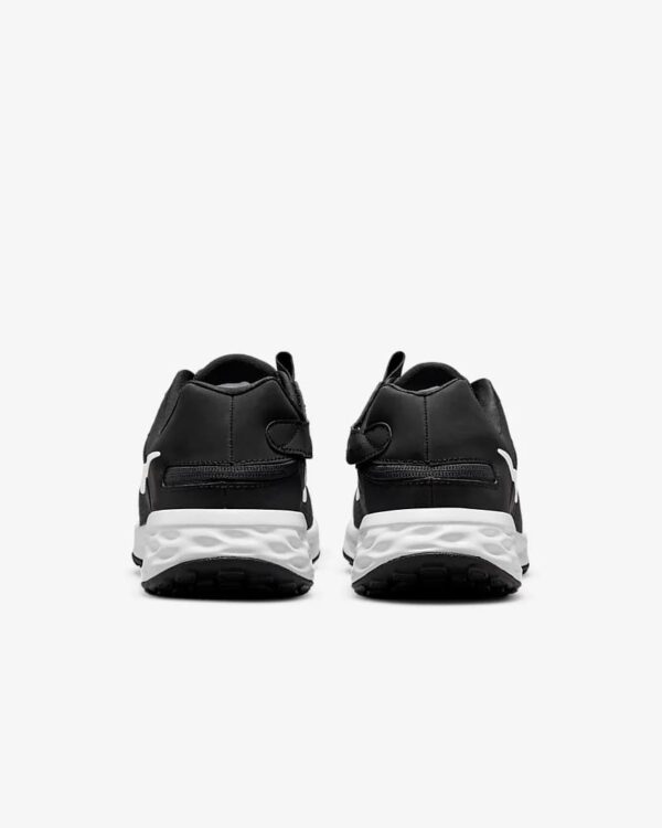 Кроссовки мужские Nike Revolution 6 Flyease Next Nature Black/White