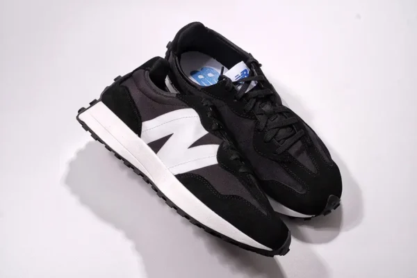 Кроссовки New Balance MS327CPG Black/White