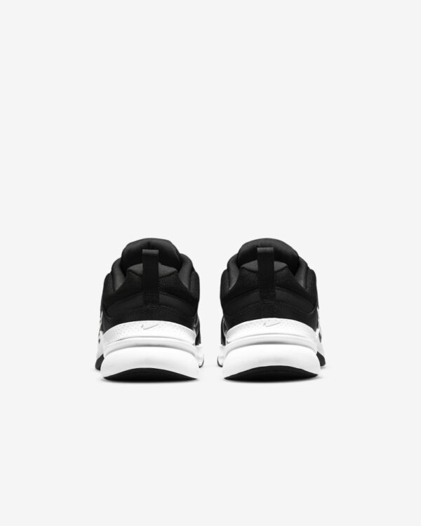 Кроссовки мужские Nike Defy All Day Black/White