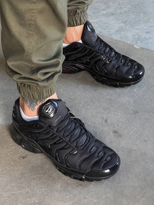 Кроссовки Nike Air Max Plus TN Triple Black