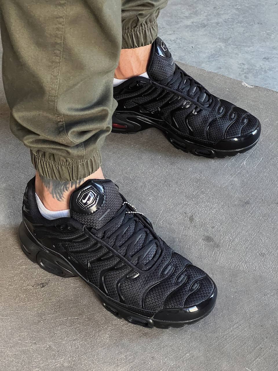 靴 Nike Air Max Plus \"Triple Black\" Nike Air Max Plus Triple Black - 604133-050-A - Купить, Цена