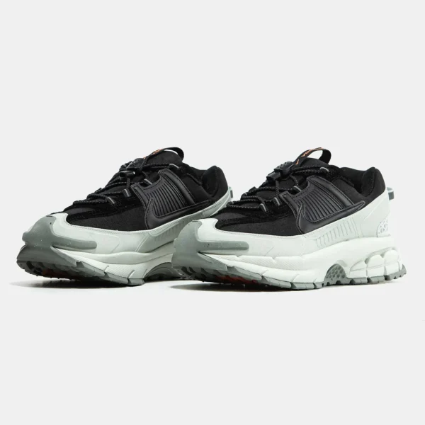Кросівки Nike Zoom Vomero Roam Black Light Silver