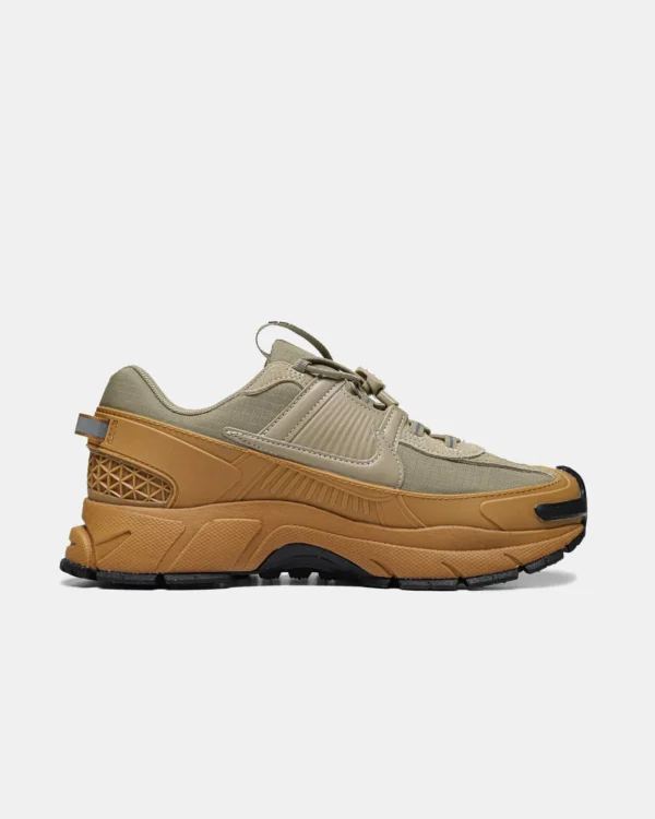 Кросівки Nike Air Zoom Vomero Roam Flax