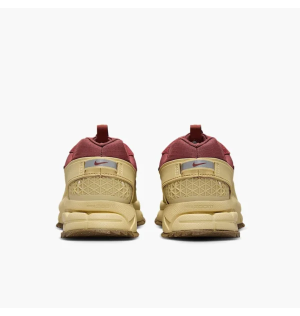 Кросівки Nike Zoom Vomero Roam Team Red Gold
