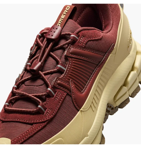 Кросівки Nike Zoom Vomero Roam Team Red Gold