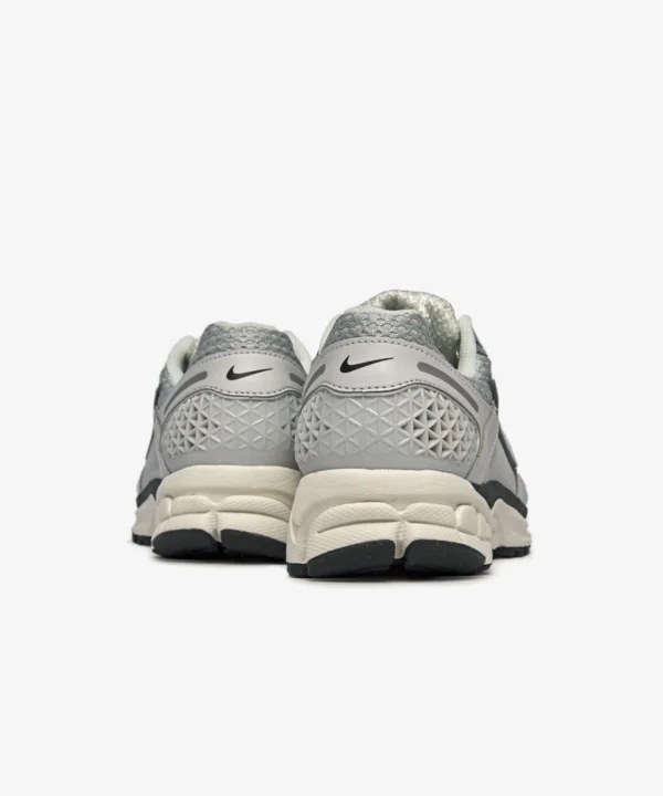 Кроссовки Nike Air Zoom Vomero 5 Photon Dust