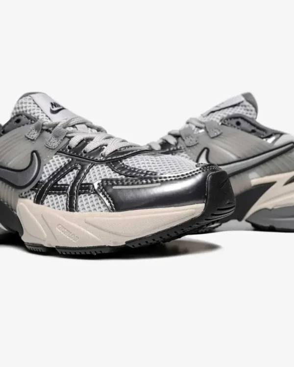 Кросівки Nike V2K Run Pure Platinum Wolf Grey
