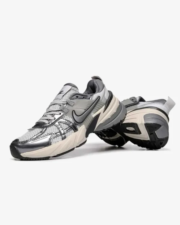 Кросівки Nike V2K Run Pure Platinum Wolf Grey