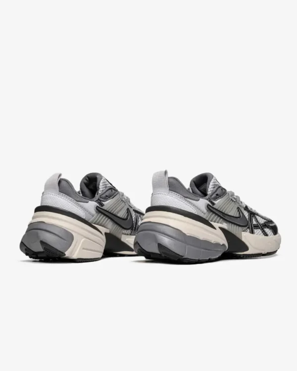 Кросівки Nike V2K Run Pure Platinum Wolf Grey