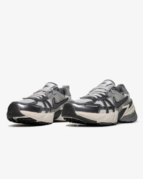 Кросівки Nike V2K Run Pure Platinum Wolf Grey
