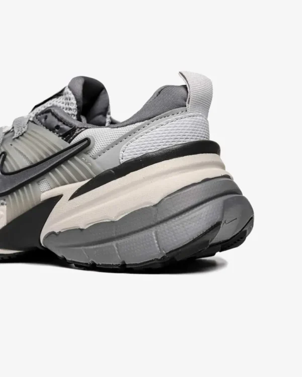Кросівки Nike V2K Run Pure Platinum Wolf Grey
