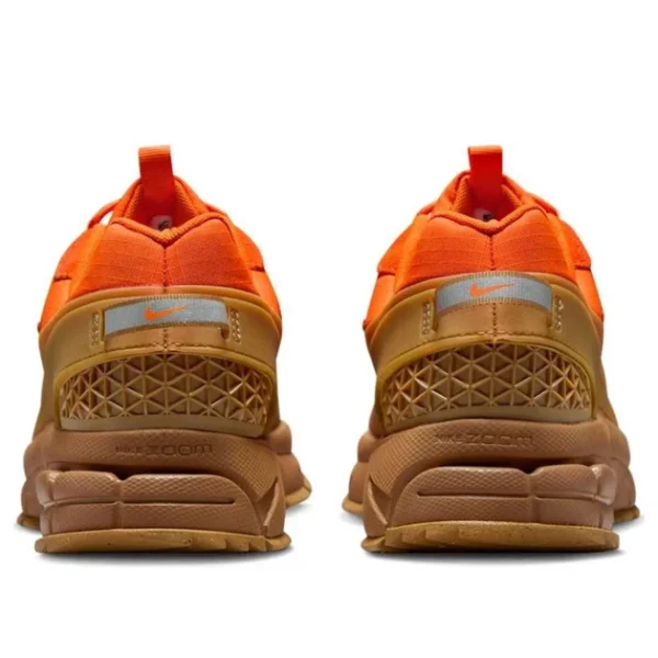 Кросівки Nike Zoom Vomero Roam Safety Orange
